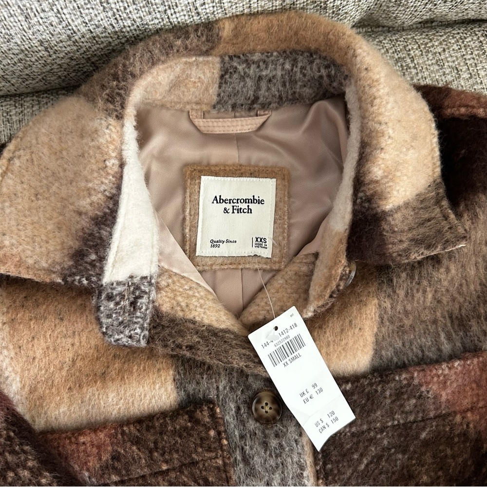 Never worn A&F jacket - Picture 4 of 4